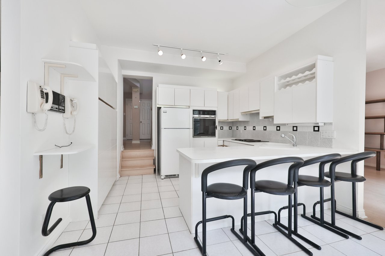 78 West River Street, Oakville
