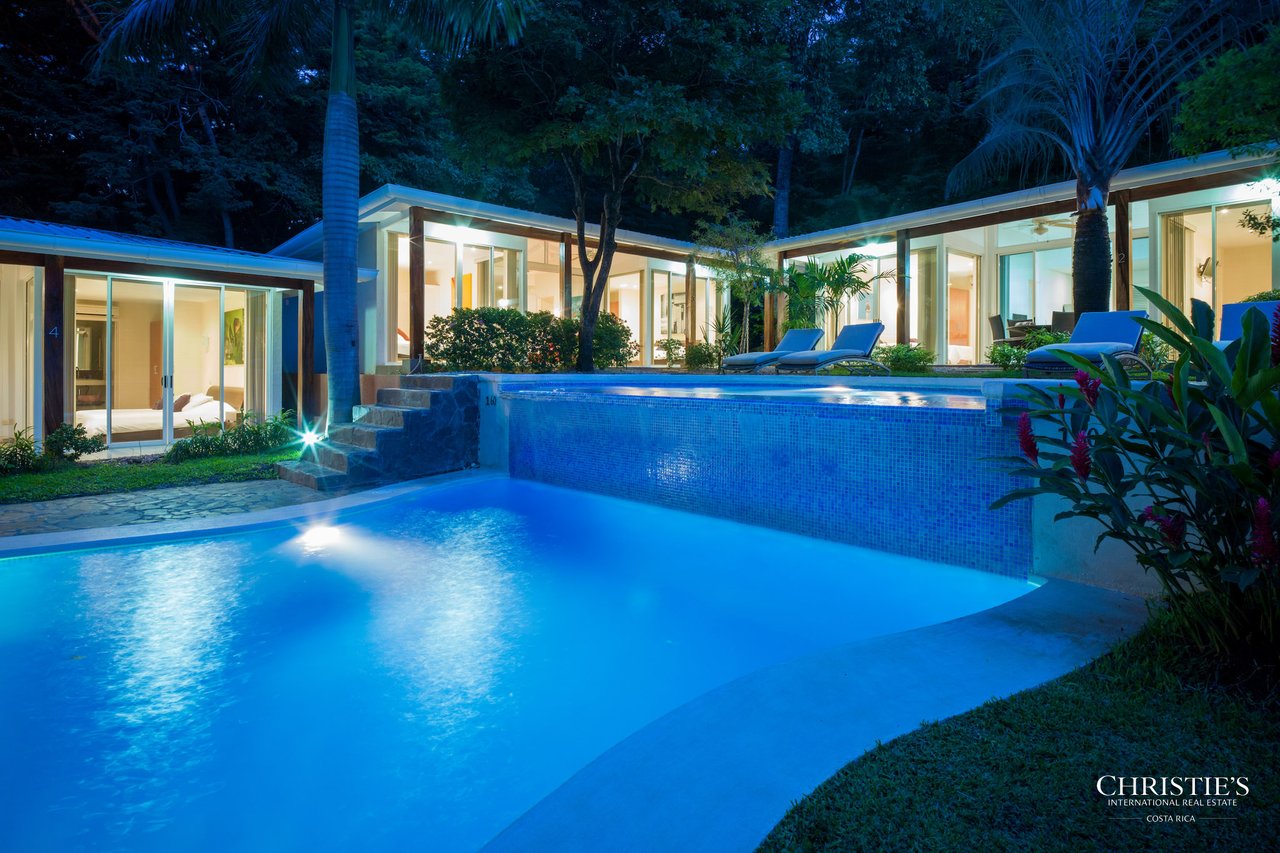 The Breeze Hotel