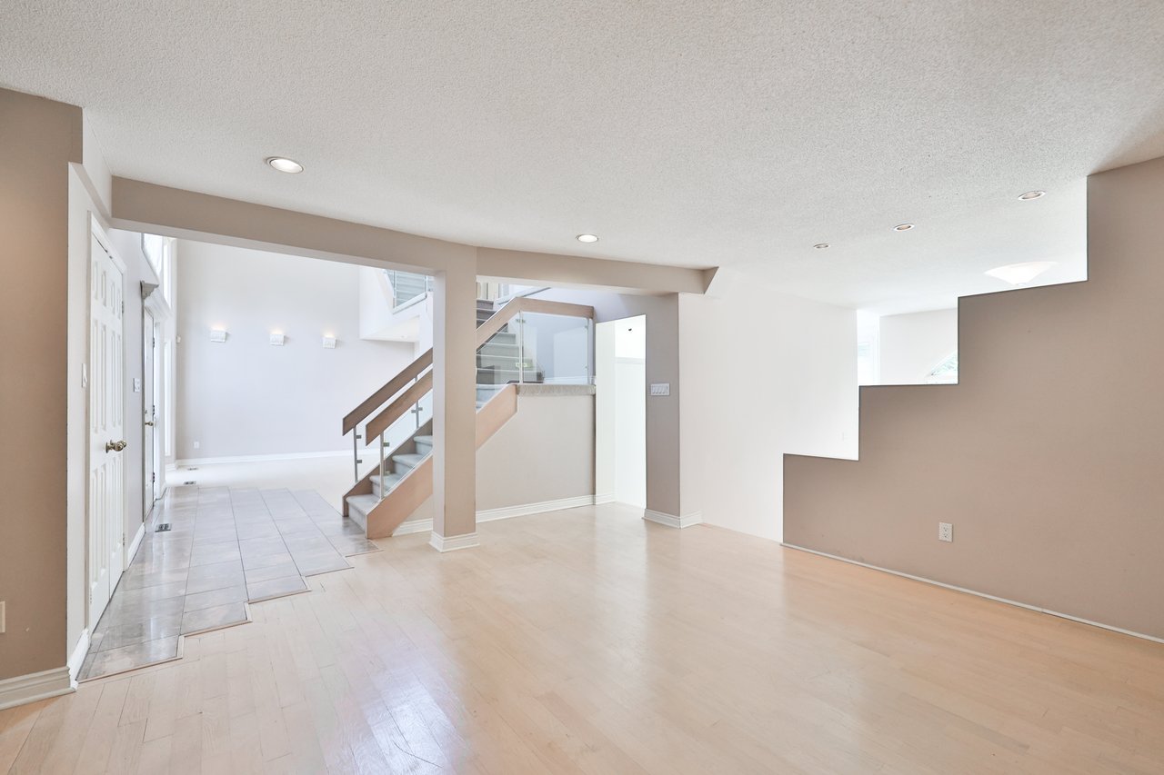 78 West River Street, Oakville