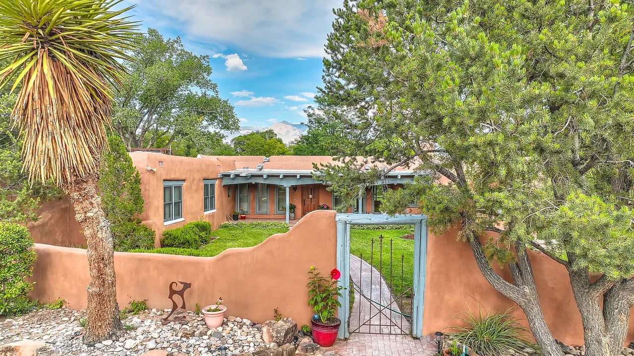 5910 Corrales Rd