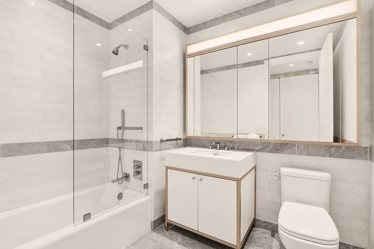  70 Vestry Street, #4B