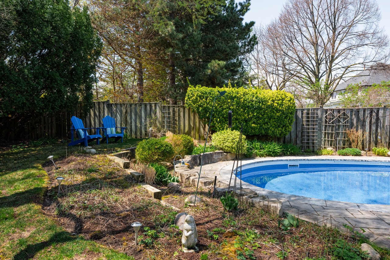 Family Oasis in Ford