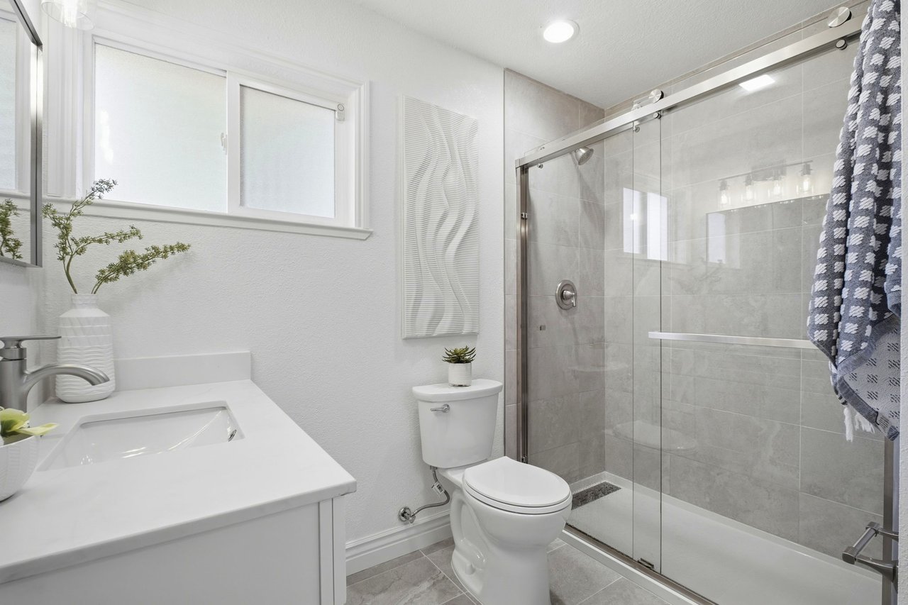 Turn Key Beauty in Sundale