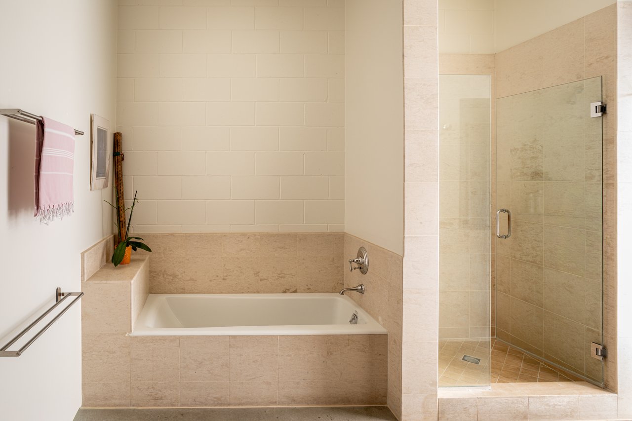 1534 17th St Unit: 105, Santa Monica