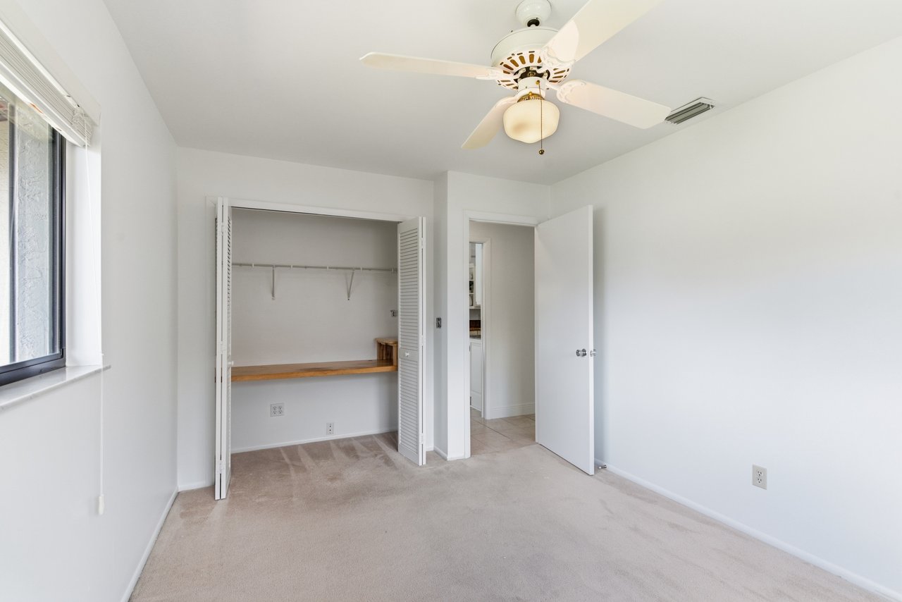 19184 Pine Run Ln - Three Oaks