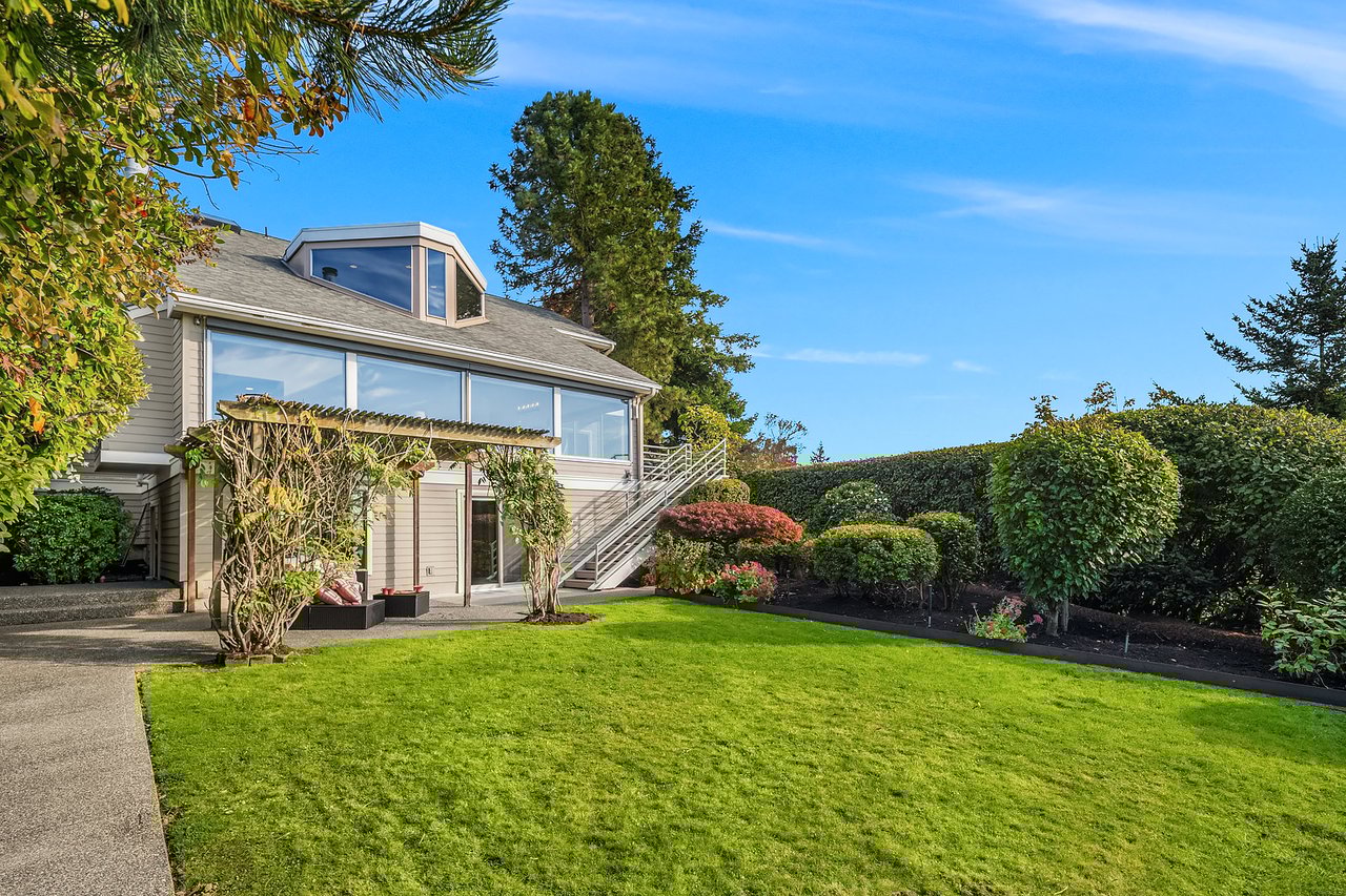 10245 Marine View Drive SW