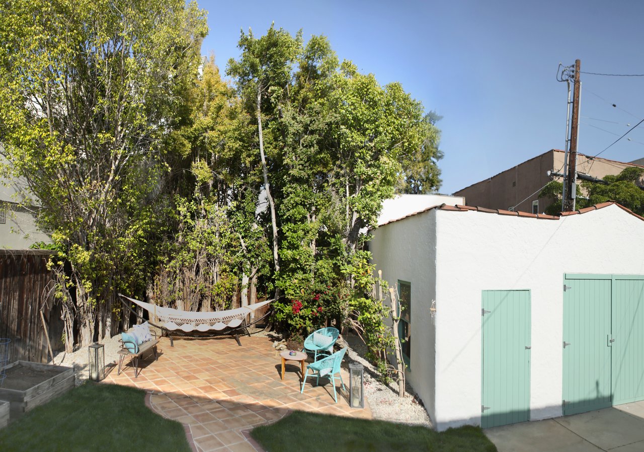 Casa Serena, N La Peer Dr, 90048