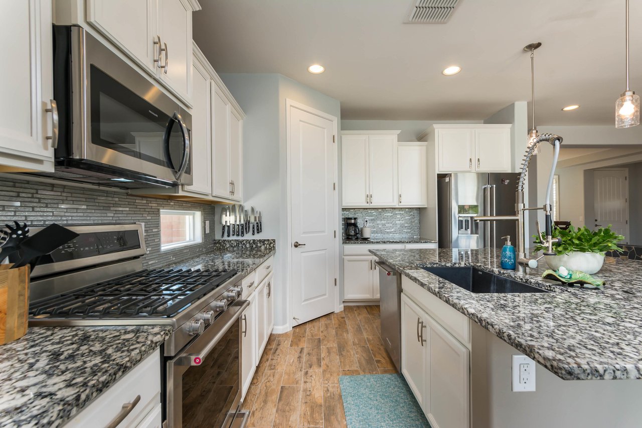 7250 W Secret Bluff Pass