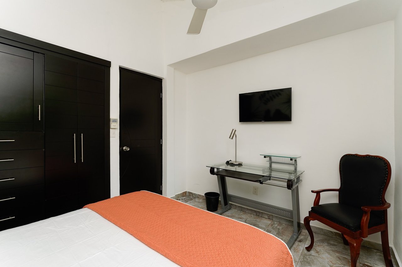 2 Bedroom, Condo, Mirador #6