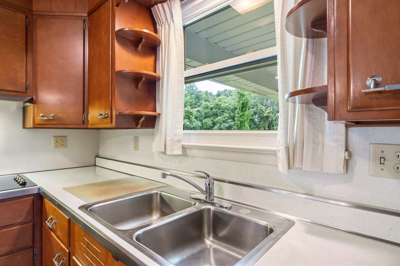 2186 Polk Valley Road