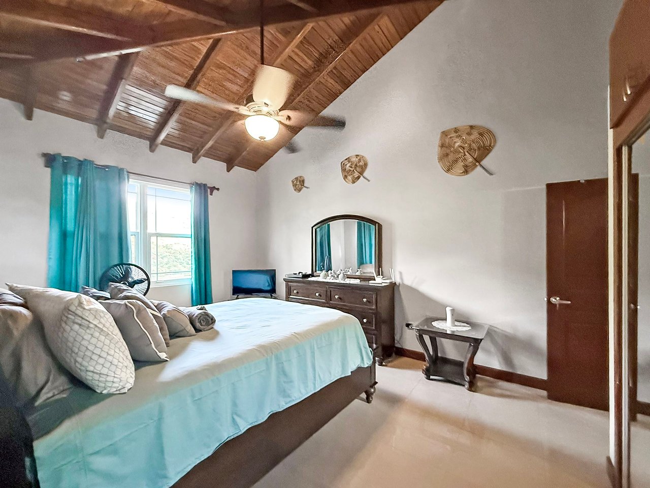 1069 Sea Cows Bay 2 Bedroom Apartment