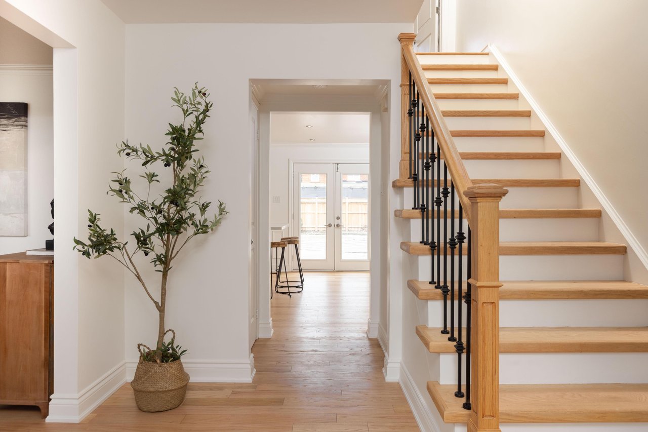 4456 Hawthorne Drive, Burlington, ON L7L 1G5