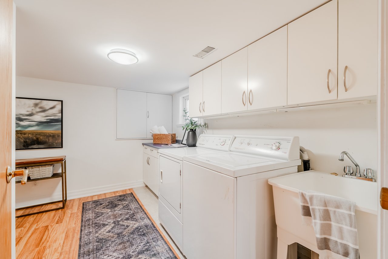 67 Leuty Ave