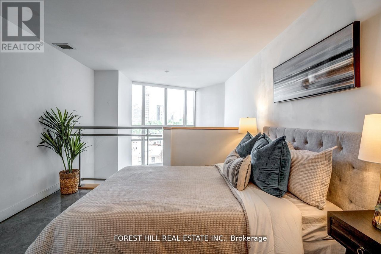 255 Richmond St E, #816