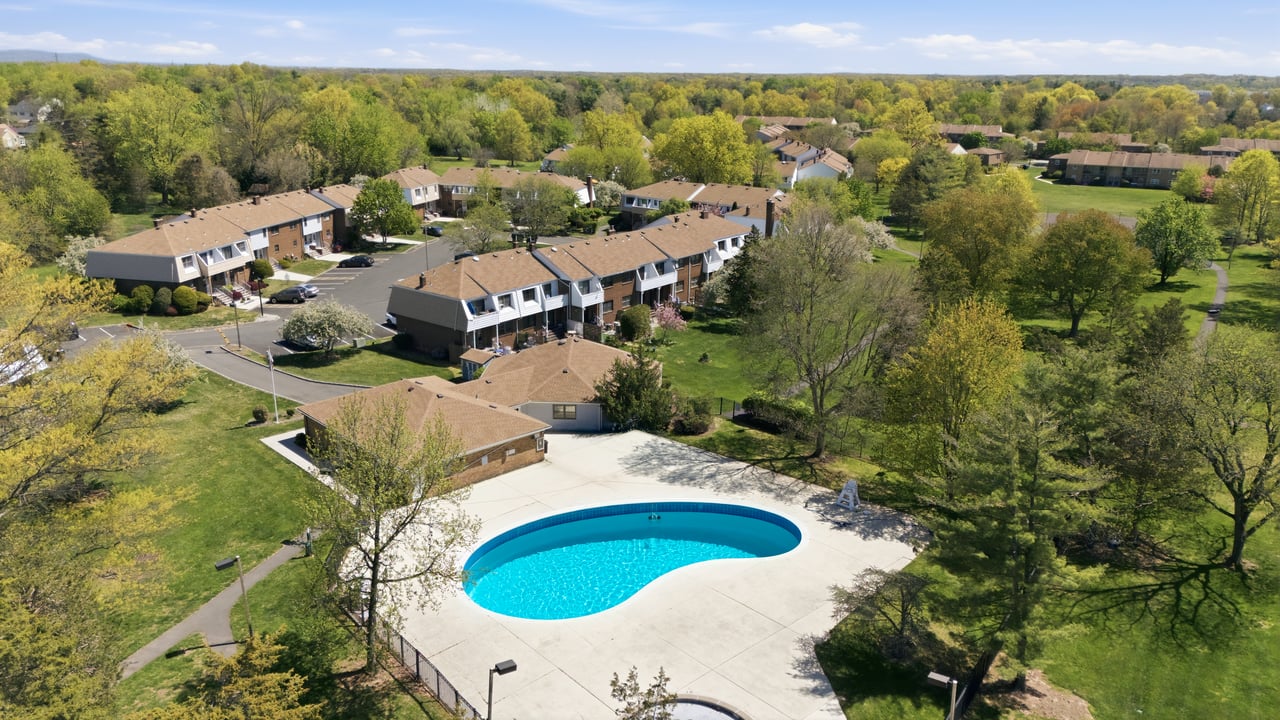 2401 Tudor Court