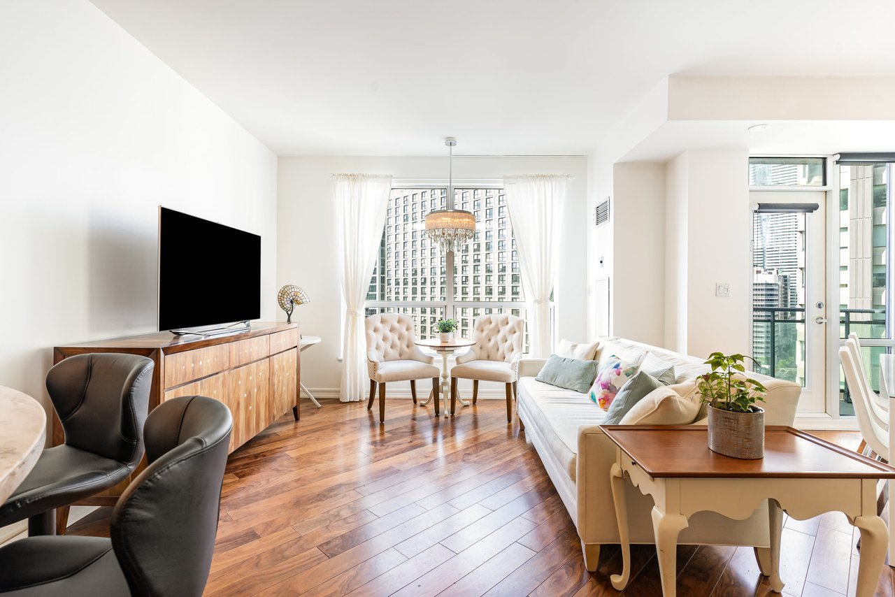 300 Bloor Street East, Suite 2107