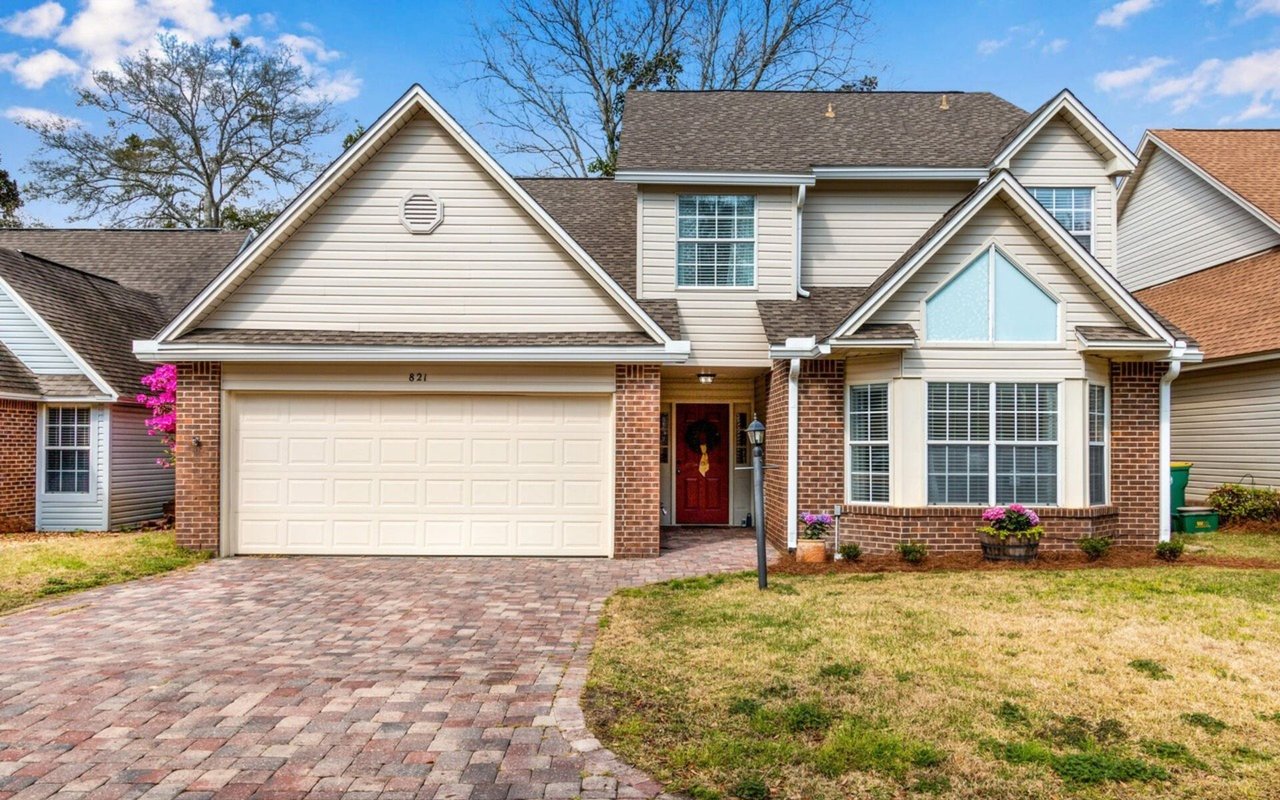 821 Fairway Lakes Dr