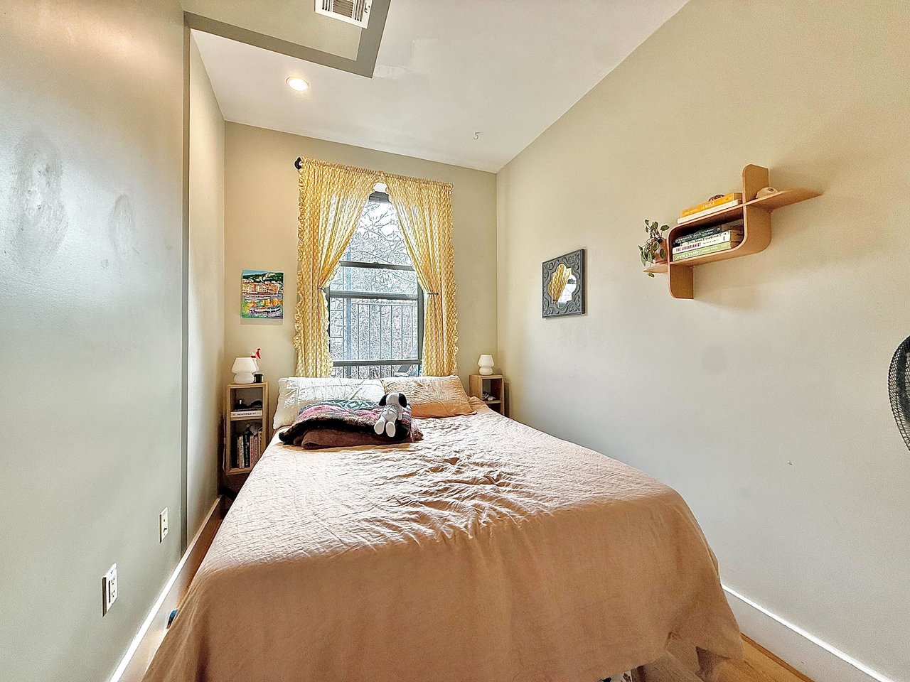 250 Melrose Street 2L