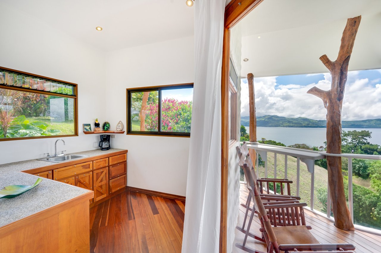 Casa Blanca | Multi-Villa Estate with Lake Views - Nuevo Arenal