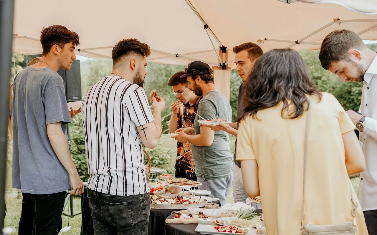 15 Housewarming Party Tips That Keep It Simple (and Actually Fun)