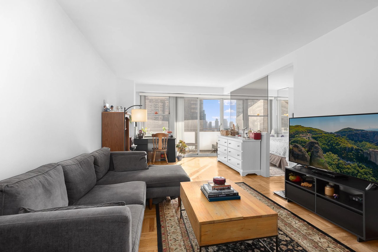 300 East 40th Street Unit: 23F