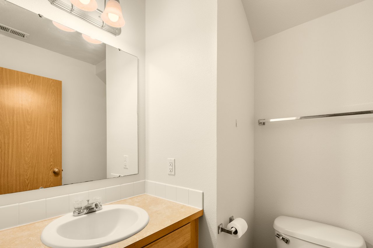 7510 193rd Avenue E Unit: 1&2