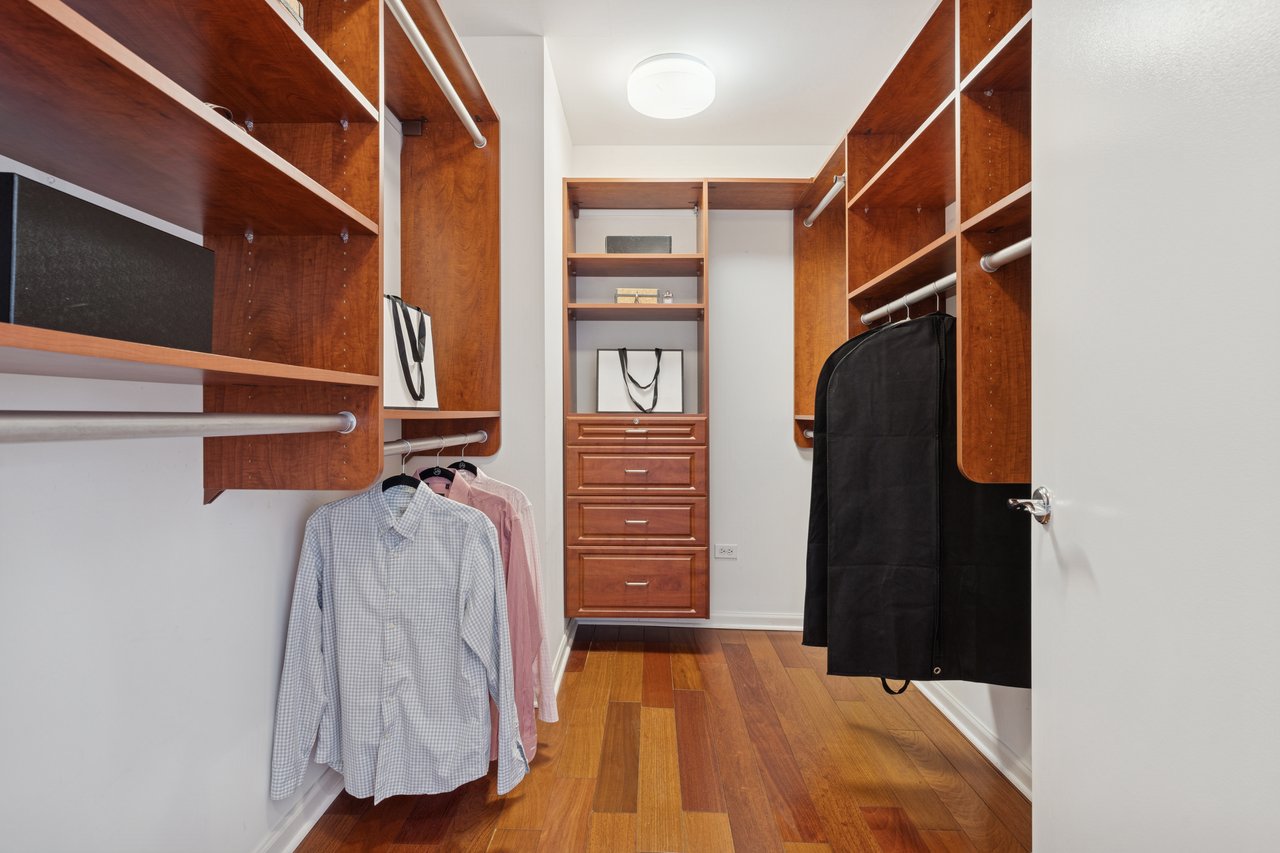 530 N Lake Shore Dr APT 2604, Chicago, IL 60611