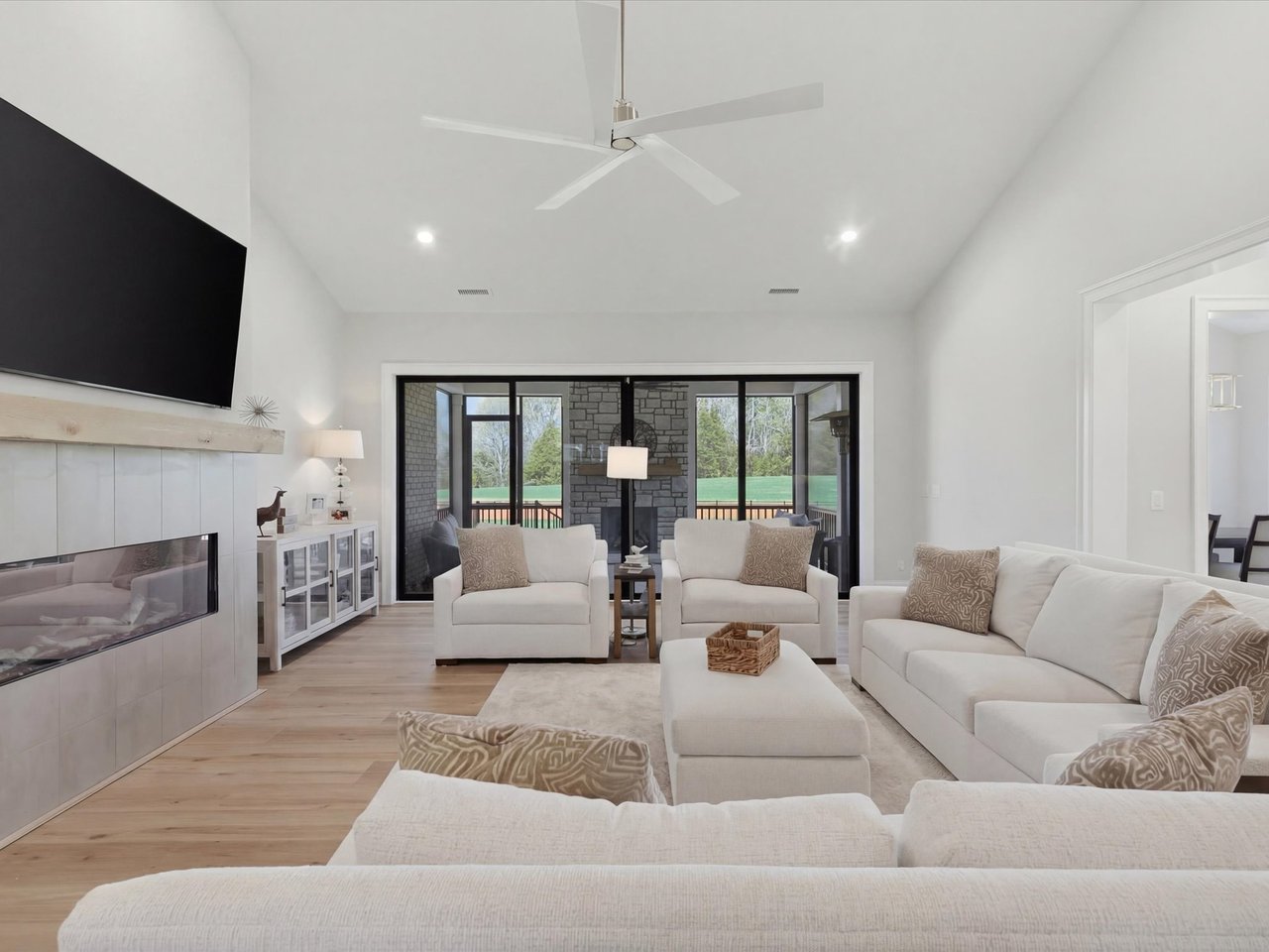 1008 Broadmoor