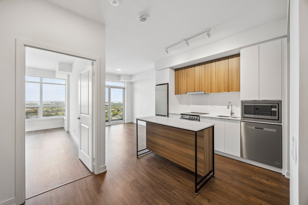50 Upper Mall Way #2109