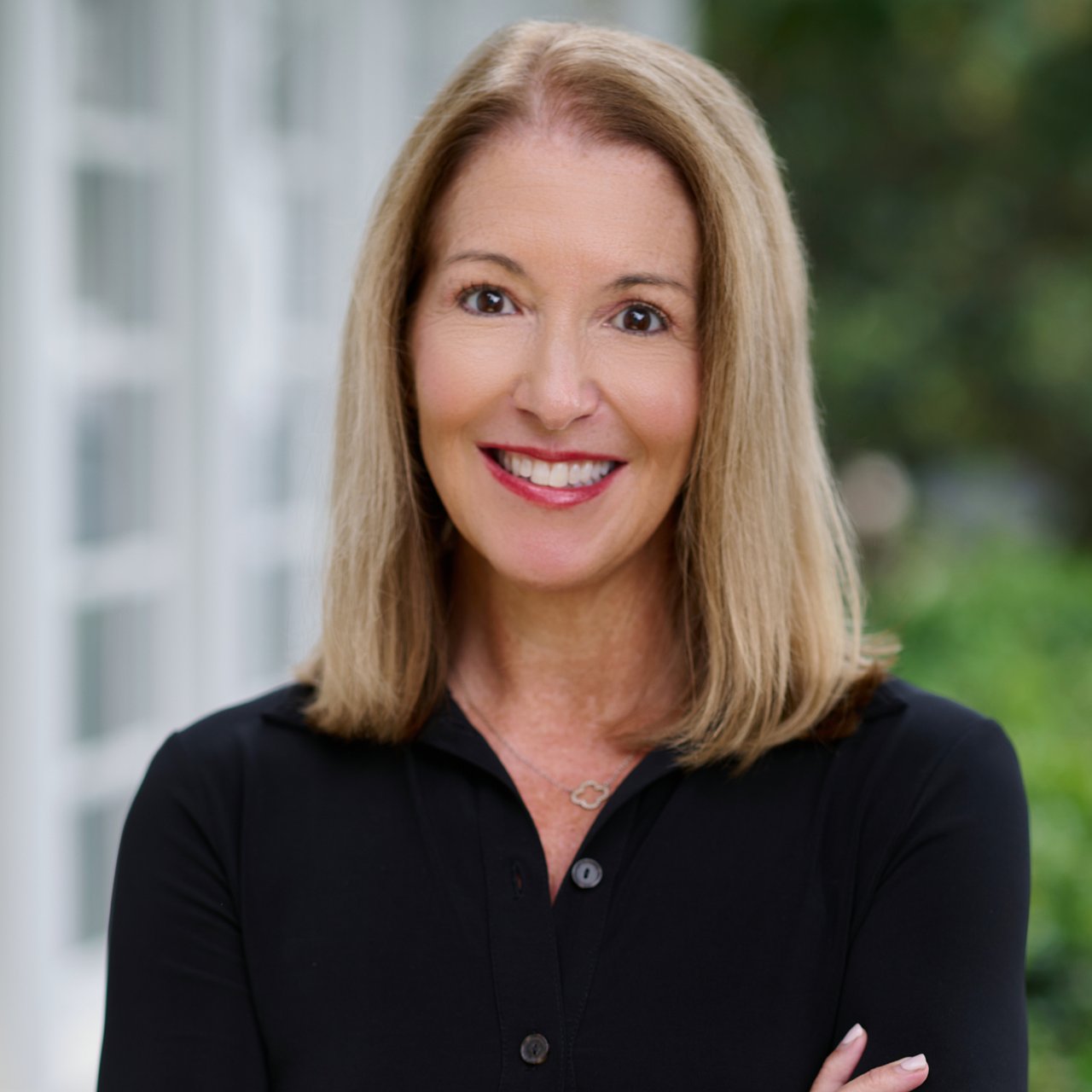 Carla Manna Charlotte, NC Real Estate Agent Headshot
