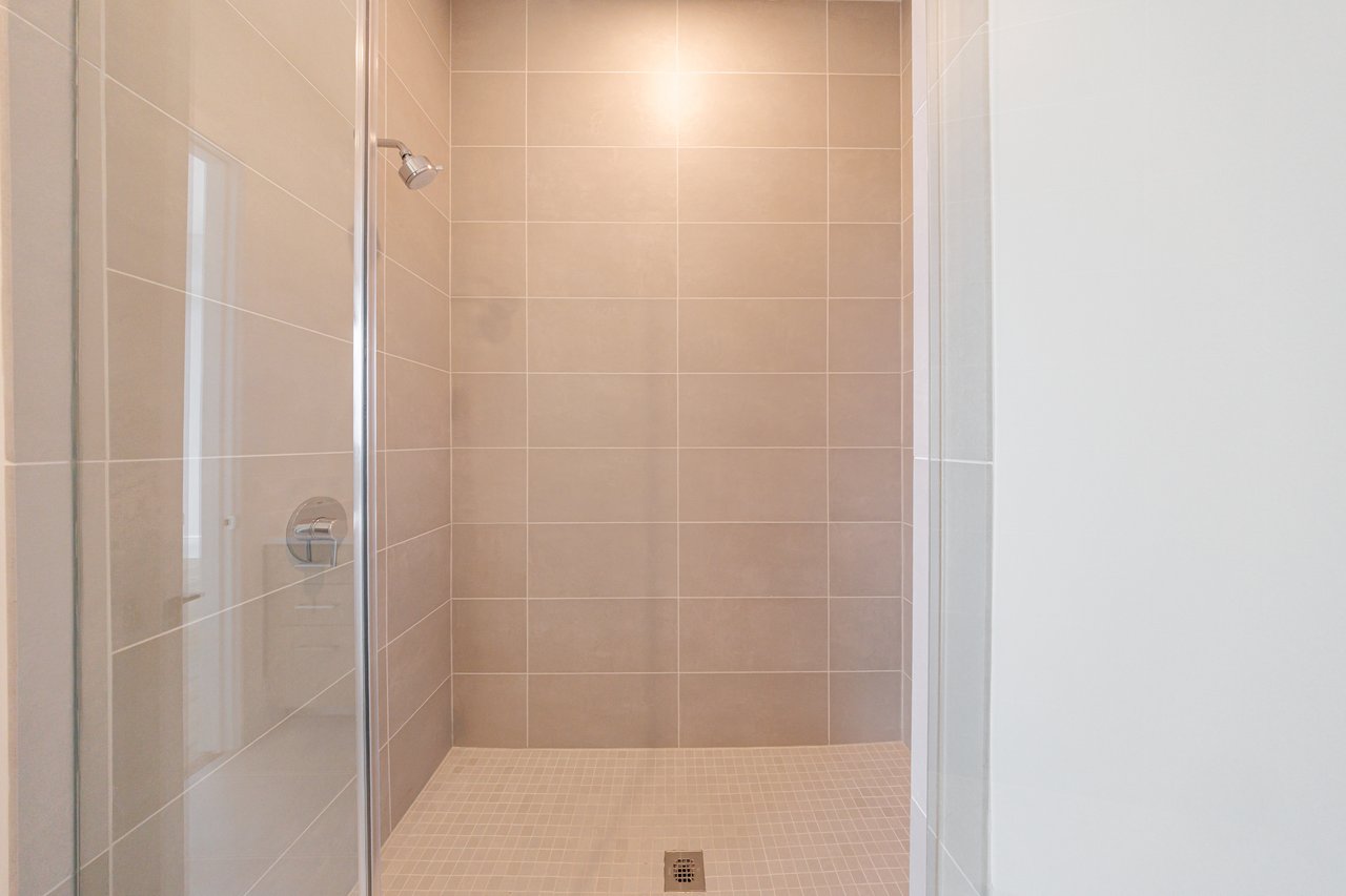 2425 Peachtree Road Unit 1806