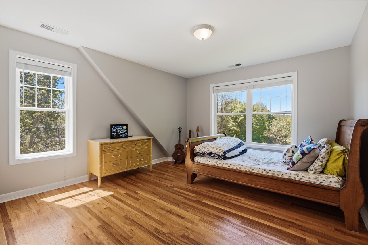 24 Bedford Avenue