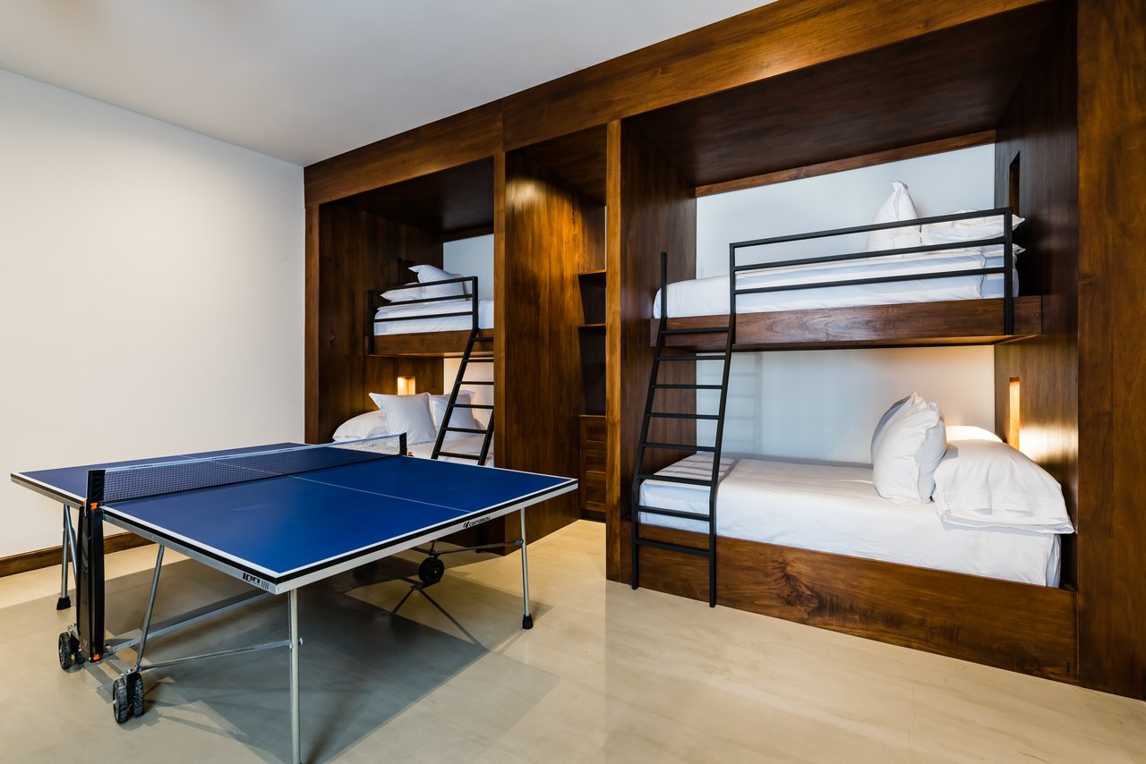 Casa Acuarela | 17 Calle Cartagena: A Vibrant 4-Bedroom Retreat Steps from Playa Danta in the Heart of Las Catalinas