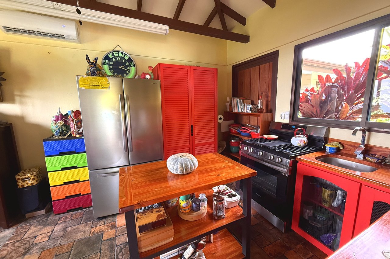 Ocean-View 3-Bedroom Home with 1-Bed Guesthouse, Pool & Spectacular Panoramic Views of Osa Peninsula in Balsar above Ciudad Cortés Costa Rica