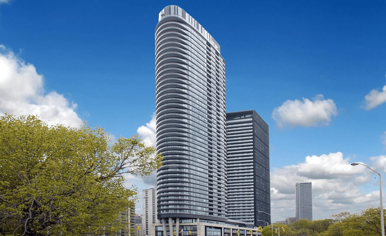 585 Bloor St E #1921 photo