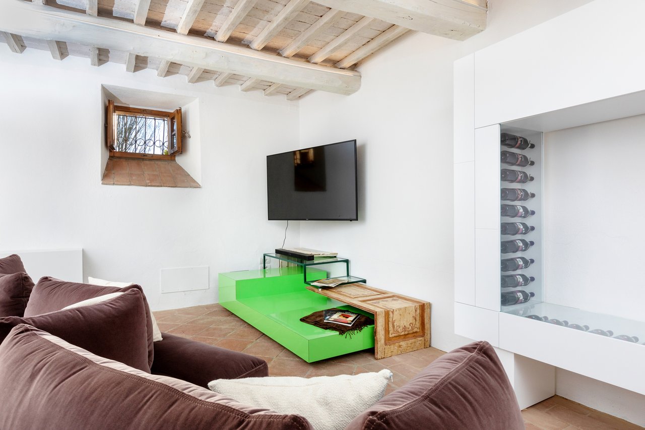 Country Luxury Home For Rent in Valdorcia
