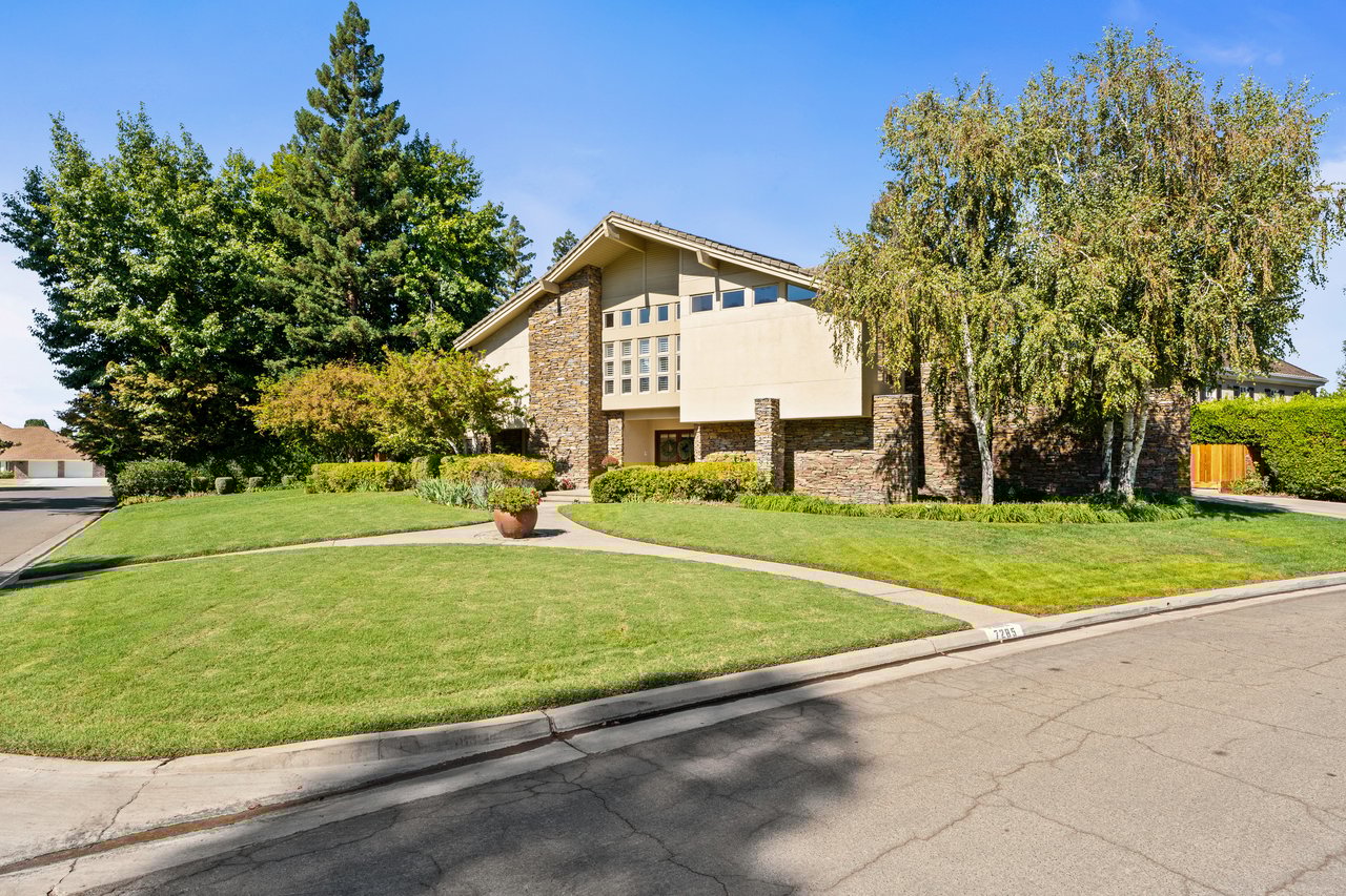 7285 N San Pedro Ave