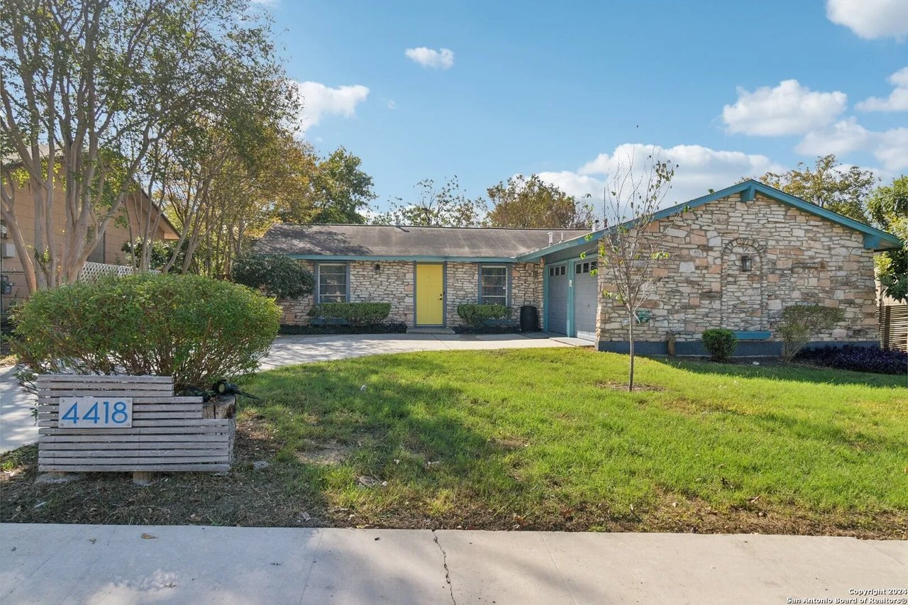 4418 El Simpatico St