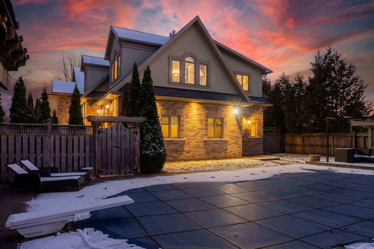 390 Seaton Drive, Oakville