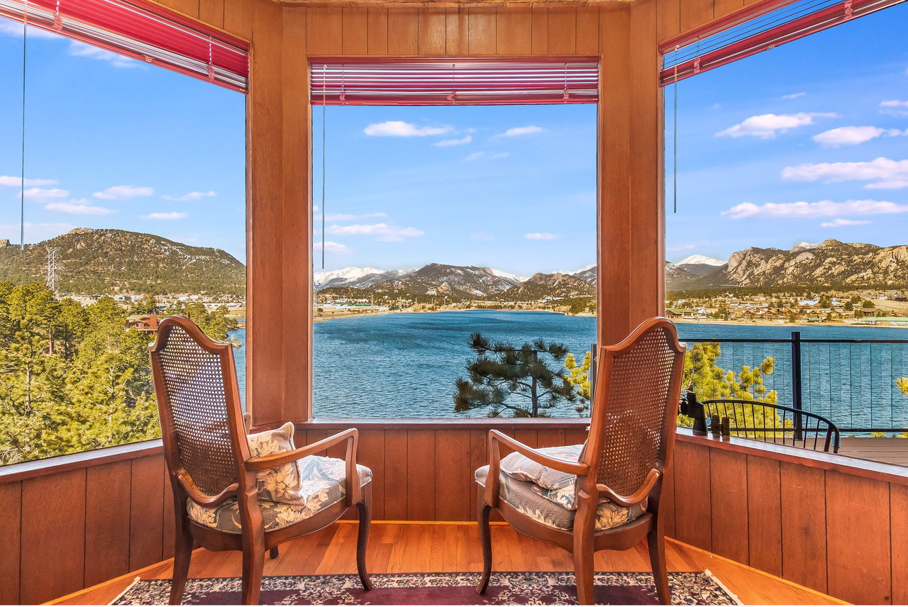 Historic Mall House Overlooking Lake Estes