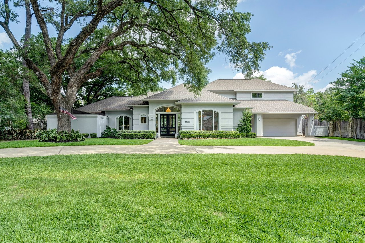6 Robinlake Ln