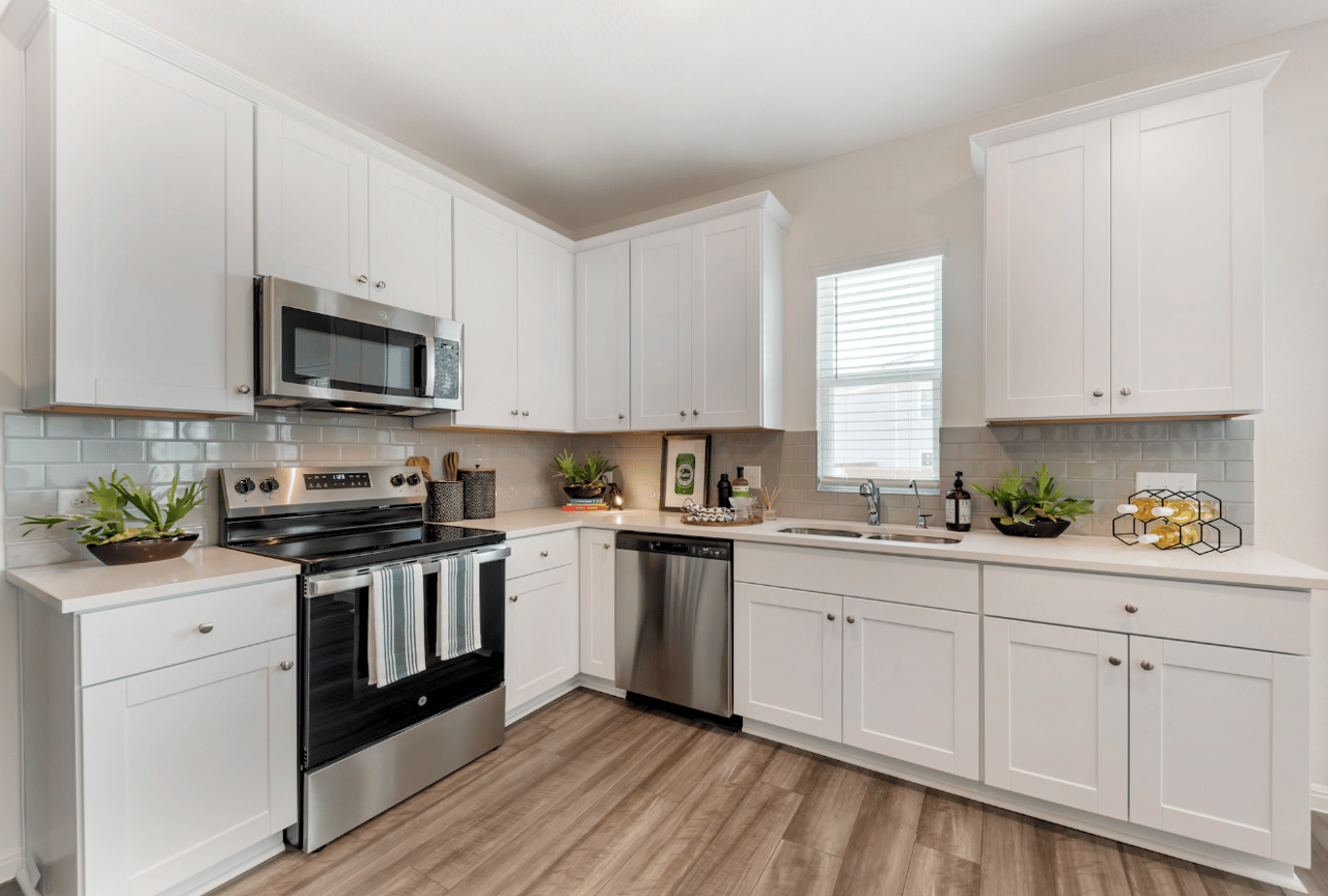 Move In by 12/31 up to 8 WEEKS FREE + $1500 Gift Card!