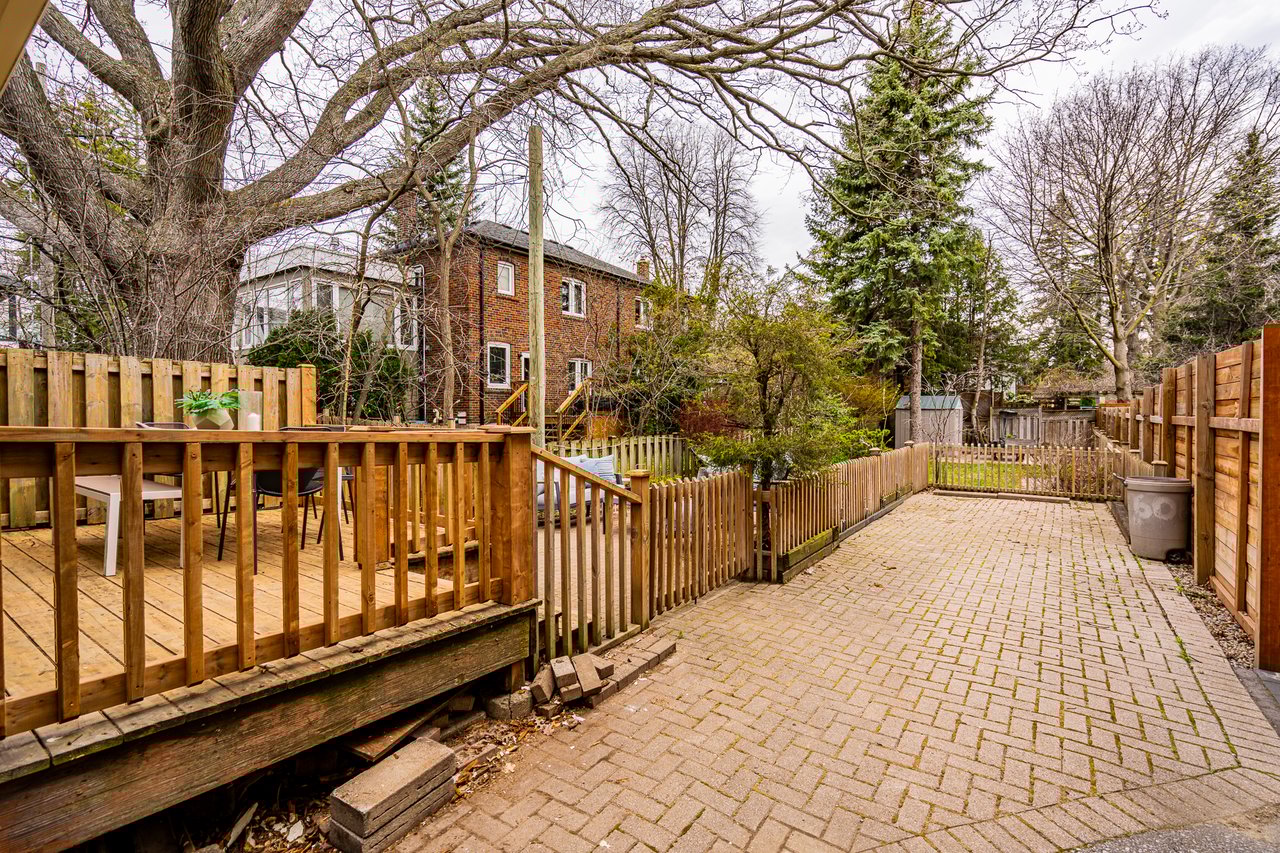 608 Soudan Ave