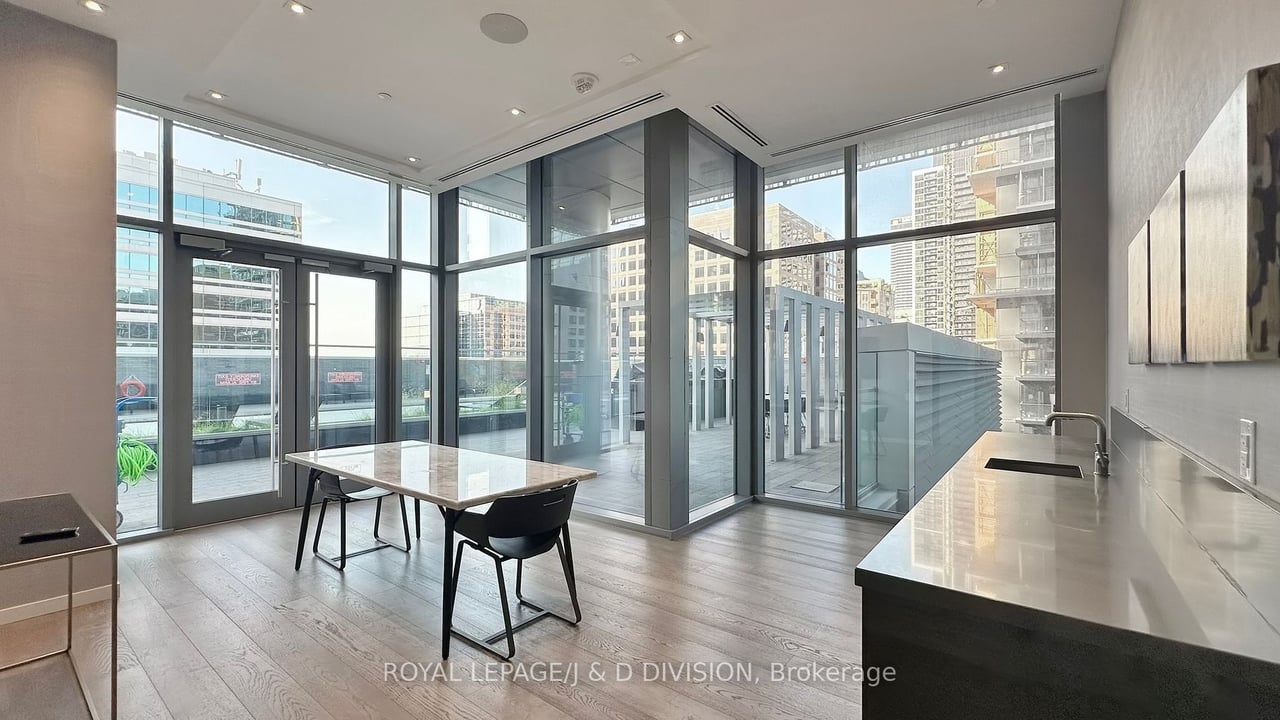 LUXURY ABOVE THE CITY PENTHOUSE