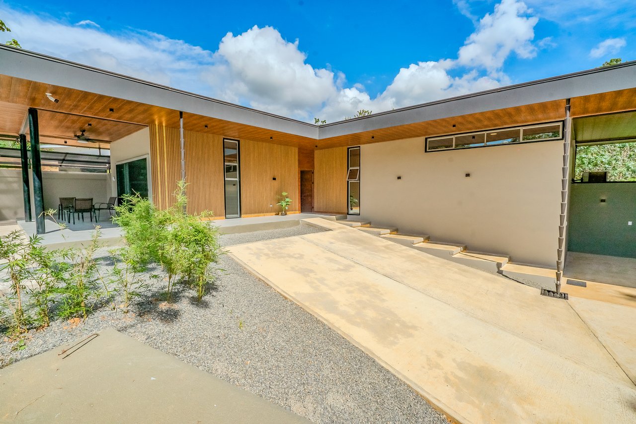 Brand New Tropical Jungle Home in Ojochal