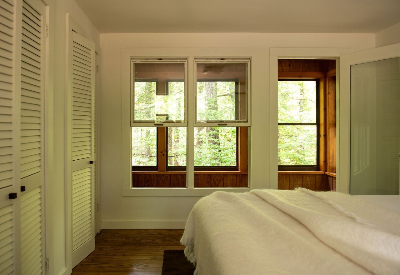 276 Chestnut Hill Road, Woodstock