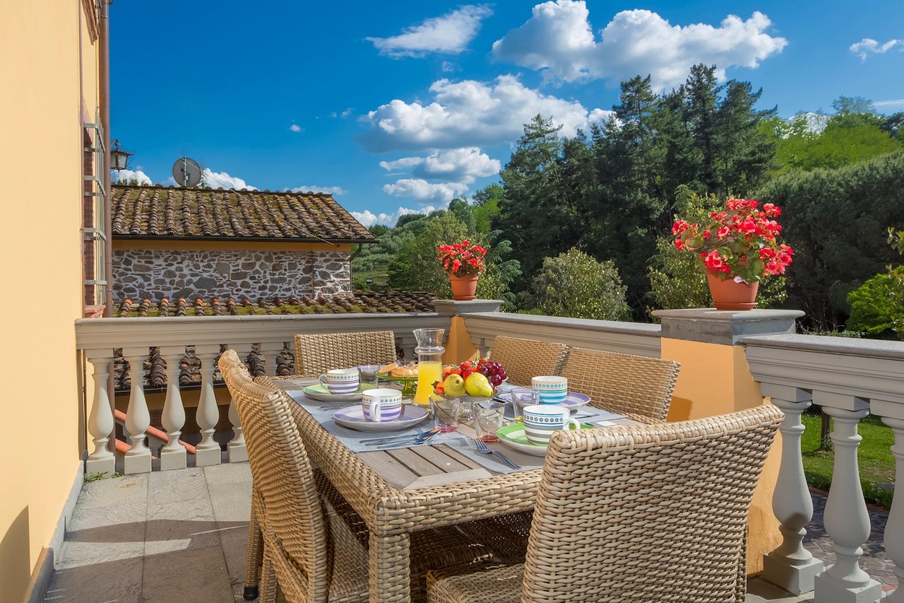 Marvelous Countryside Villa Outside of Lucca