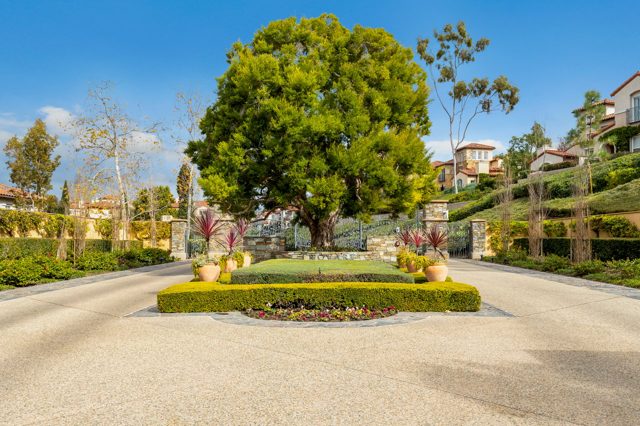3 Savona Court