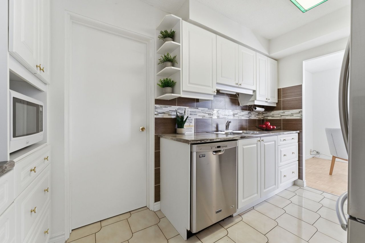 3170 Kirwin Ave 1010