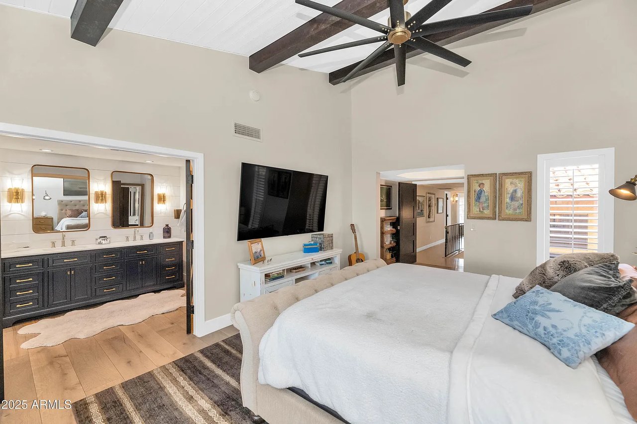 4434 E Camelback Rd Unit 137